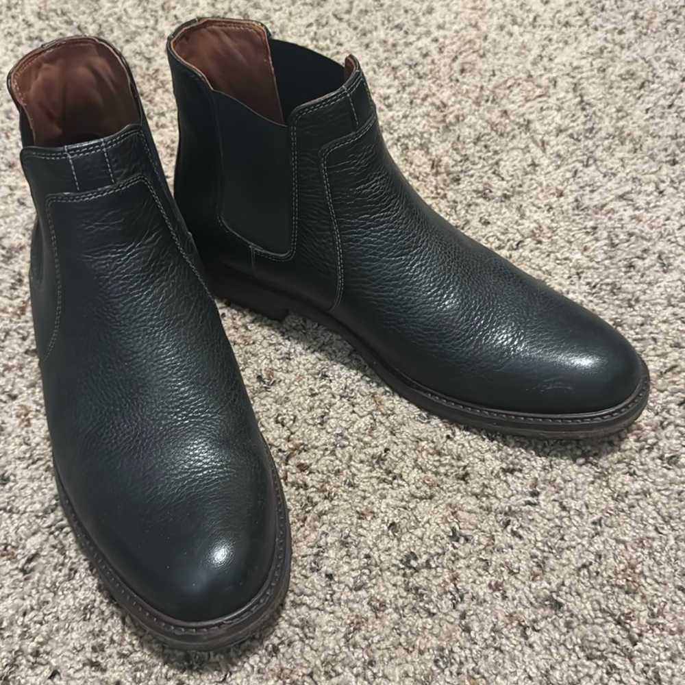 Johnston and Murphy men slip on black leather boot